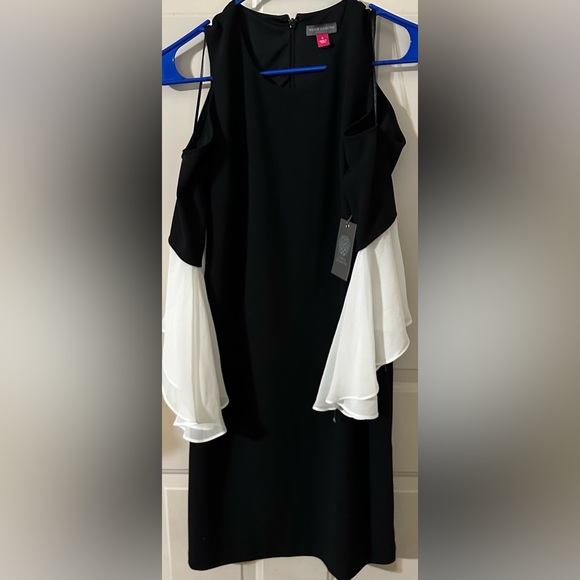 Vince Camuto Dresses & Skirts - Vince Camuto  stunning black and white dress